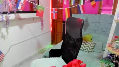 Snapshot of julieta_star69 chatting on July 2, 7:09 pm julieta_star69 online show from July 2, 7:09 pm