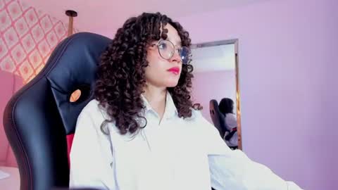 Snapshot of julieta_windsor chatting on June 20, 12:19 pm JULIETA online show from June 20, 12:19 pm
