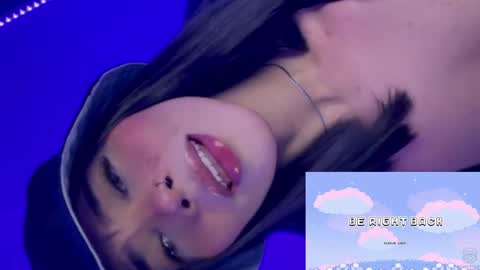 Snapshot of julietariverss chatting on December 5, 6:43 am Julieta online show from December 5, 6:43 am