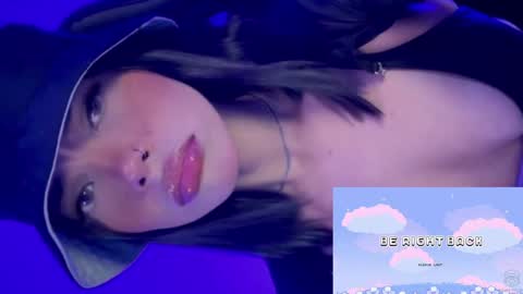 Snapshot of julietariverss chatting on December 6, 4:47 am Julieta online show from December 6, 4:47 am