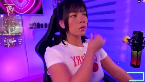 Snapshot of julietariverss chatting on October 23, 12:10 am Julieta online show from October 23, 12:10 am