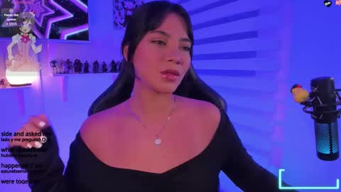 Snapshot of julietariverss chatting on November 23, 2:22 am Julieta online show from November 23, 2:22 am