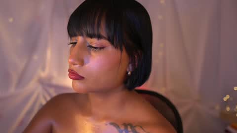 Snapshot of julietawinona chatting on January 19, 12:38 am julietawinona online show from January 19, 12:38 am