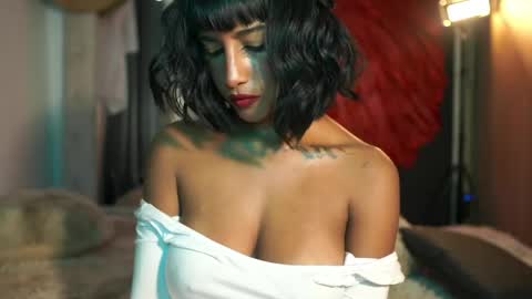 julietawinona online show from April 24, 4:42 pm
