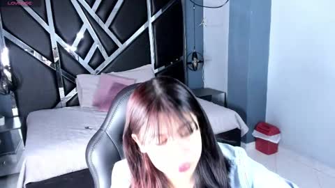 Snapshot of julieth_brown_ chatting on October 5, 11:52 am Julieth  online show from October 5, 11:52 am