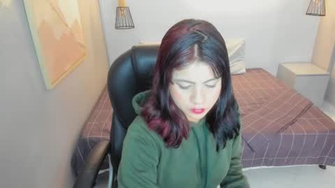 Snapshot of julieth_brown_ chatting on November 16, 12:33 pm Julieth online show from November 16, 12:33 pm