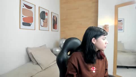 Snapshot of julieth_brown_ chatting on December 14, 11:26 am Julieth online show from December 14, 11:26 am