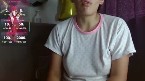 juliethamarquezz online show from July 1, 6:51 pm