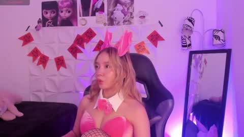 Julieth online show from November 1, 7:05 pm