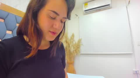 juliette_pretty_ online show from November 4, 7:13 pm