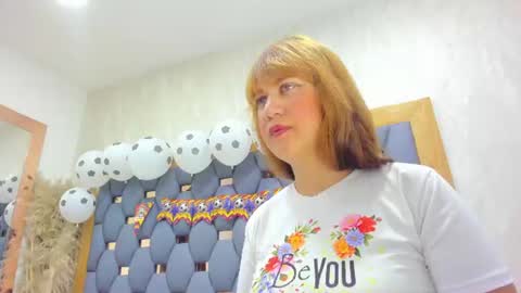 juliette_pretty_ online show from June 30, 7:04 pm