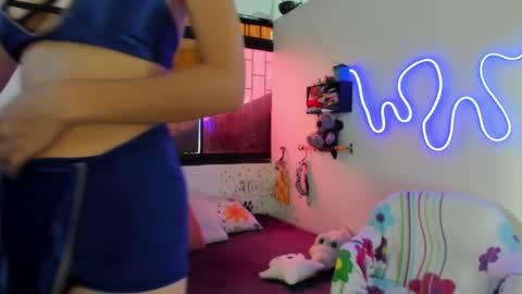 Snapshot of juliette_sweet05 chatting on October 27, 5:28 pm juliette online show from October 27, 5:28 pm