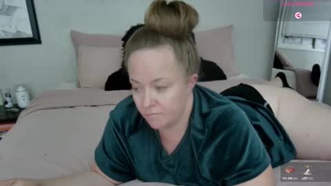 Snapshot of julimonroe chatting on December 26, 3:06 am Juli Monroe online show from December 26, 3:06 am