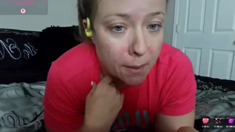 Snapshot of julimonroe chatting on September 17, 3:19 am Juli Monroe online show from September 17, 3:19 am