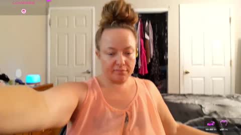 Snapshot of julimonroe chatting on September 23, 3:04 pm Juli Monroe online show from September 23, 3:04 pm