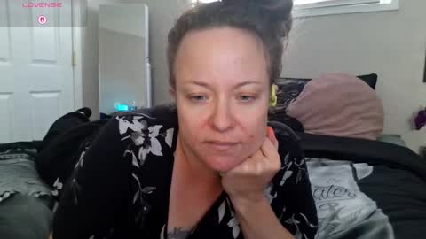 Snapshot of julimonroe chatting on October 19, 4:07 pm Juli Monroe online show from October 19, 4:07 pm