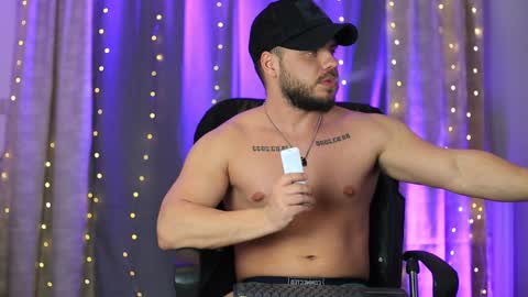 JULiUS   online show from January 21, 11:55 pm