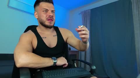 JULiUS   online show from February 5, 8:35 pm