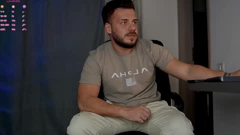 JULiUS   online show from October 19, 6:52 pm