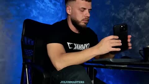 JULiUS   online show from January 15, 8:56 pm