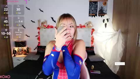 Snapshot of jullianapriv_ chatting on October 6, 2:25 pm jullianapriv_ online show from October 6, 2:25 pm