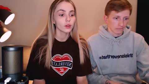 Snapshot of julsweet chatting on December 14, 10:47 pm sweet online show from December 14, 10:47 pm