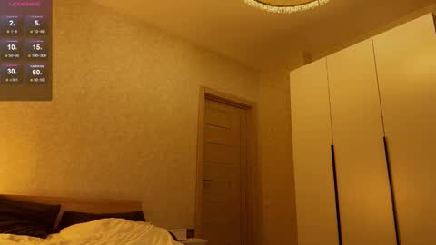 Snapshot of julya_flowerss chatting on January 14, 5:40 pm Hloya online show from January 14, 5:40 pm