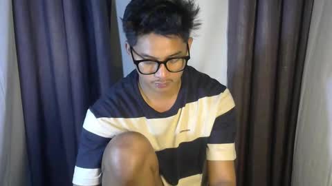 Snapshot of julz_alwayshorny chatting on October 4, 9:24 pm call me julz online show from October 4, 9:24 pm