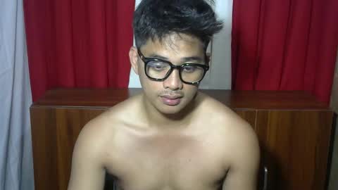 Snapshot of julz_alwayshorny chatting on January 6, 4:43 pm call me julz online show from January 6, 4:43 pm