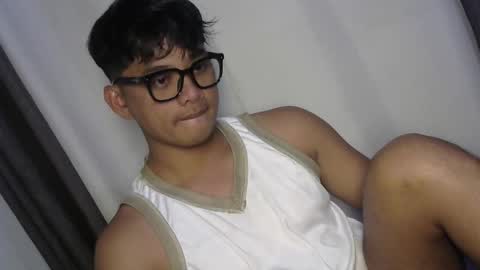 Snapshot of julz_alwayshorny chatting on February 8, 6:22 pm call me julz online show from February 8, 6:22 pm