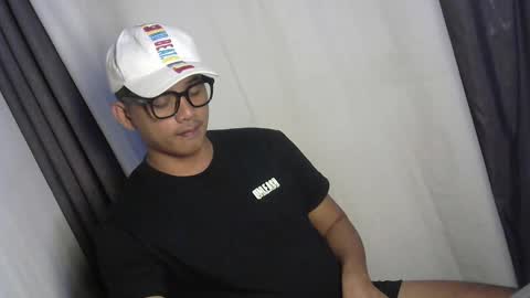 Snapshot of julz_alwayshorny chatting on February 12, 6:14 pm call me julz online show from February 12, 6:14 pm