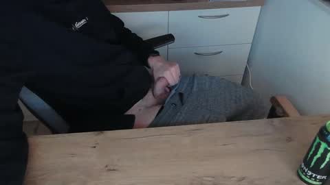 Snapshot of junk2711 chatting on February 26, 6:21 pm junk2711 online show from February 26, 6:21 pm