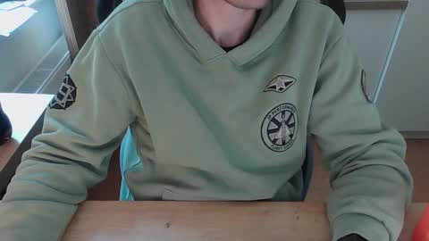 Snapshot of junk2711 chatting on September 25, 2:32 pm junk2711 online show from September 25, 2:32 pm