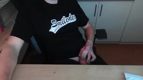 Snapshot of junk2711 chatting on September 30, 7:41 pm junk2711 online show from September 30, 7:41 pm