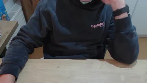 Snapshot of junk2711 chatting on October 19, 1:23 pm junk2711 online show from October 19, 1:23 pm