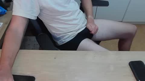 Snapshot of junk2711 chatting on July 11, 8:11 pm junk2711 online show from July 11, 8:11 pm