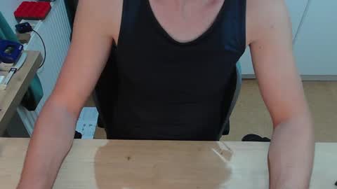 Snapshot of junk2711 chatting on July 13, 5:38 pm junk2711 online show from July 13, 5:38 pm
