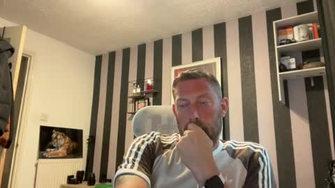 Junky online show from August 8, 5:04 pm