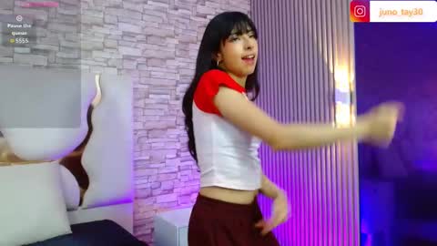 Snapshot of juno_tay chatting on September 17, 7:15 pm JUNO online show from September 17, 7:15 pm