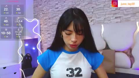 Snapshot of juno_tay chatting on September 23, 7:17 pm JUNO online show from September 23, 7:17 pm