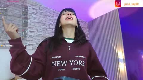 Snapshot of juno_tay chatting on October 14, 12:28 pm JUNO online show from October 14, 12:28 pm