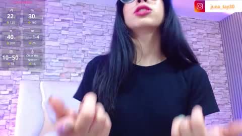 Snapshot of juno_tay chatting on November 5, 11:43 am JUNO online show from November 5, 11:43 am