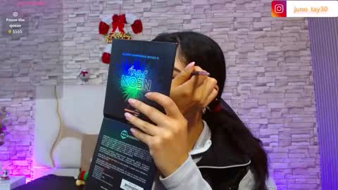 Snapshot of juno_tay chatting on November 27, 11:34 am JUNO online show from November 27, 11:34 am