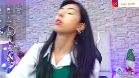 Snapshot of juno_tay chatting on November 29, 11:57 am JUNO online show from November 29, 11:57 am