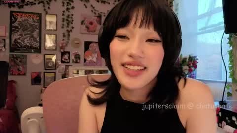 Snapshot of jupitersclaim chatting on May 12, 11:35 pm jupitersclaim online show from May 12, 11:35 pm