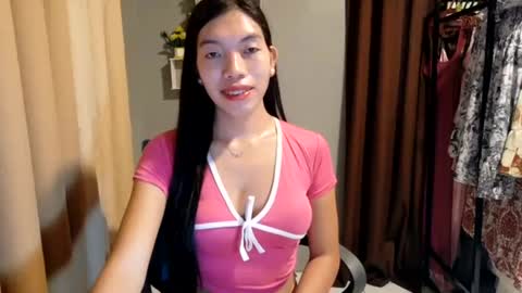 Snapshot of jusa_yan chatting on June 16, 10:23 pm jusa_yan online show from June 16, 10:23 pm