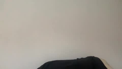 Snapshot of just_a_guy_with_a_big_cock chatting on October 29, 11:23 am just_a_guy_with_a_big_cock online show from October 29, 11:23 am