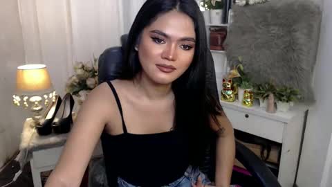 Snapshot of just_aleah chatting on December 16, 1:53 am MY IG aleahgomez17 online show from December 16, 1:53 am