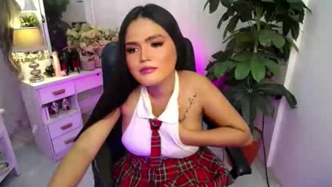 Snapshot of just_aleah chatting on November 18, 11:15 pm MY IG aleahgomez17 online show from November 18, 11:15 pm