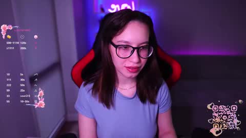 Snapshot of just_emmy chatting on February 24, 5:11 am just call me Emmy online show from February 24, 5:11 am